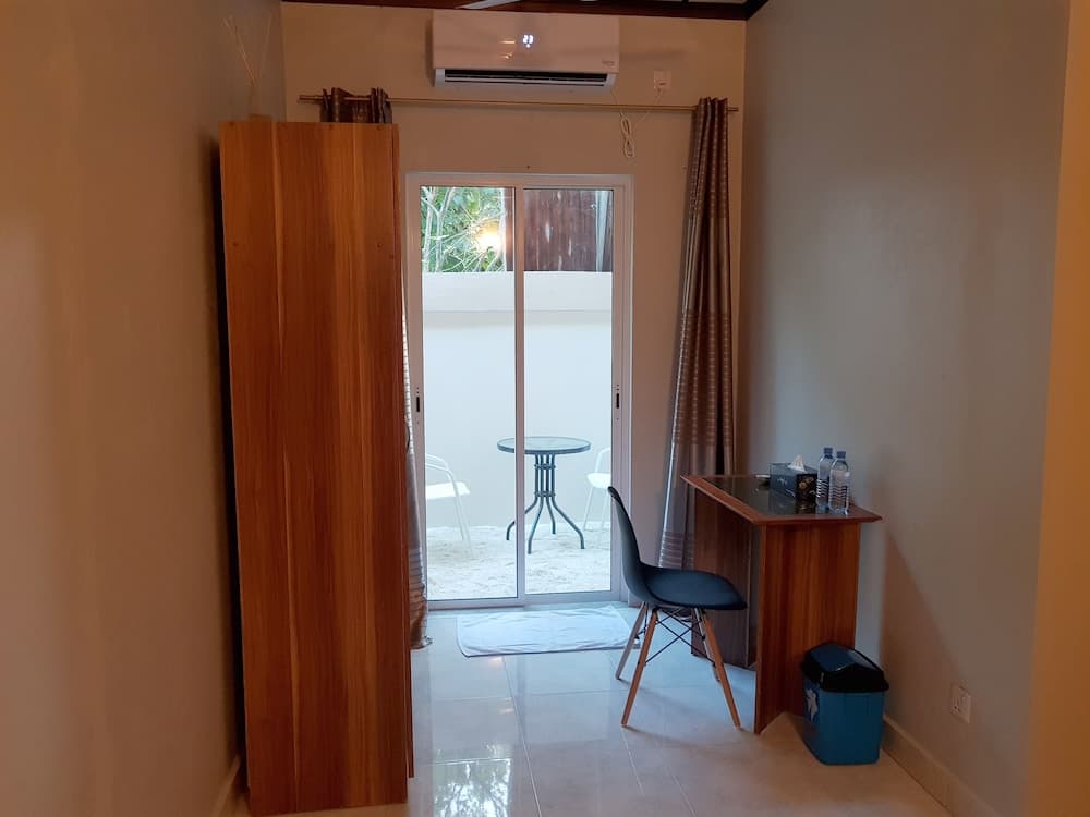 Omadhoo Inn - View 23