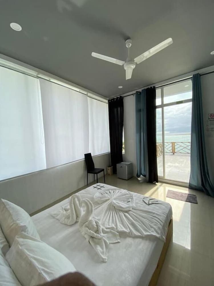 String Wave Maldives - View 4