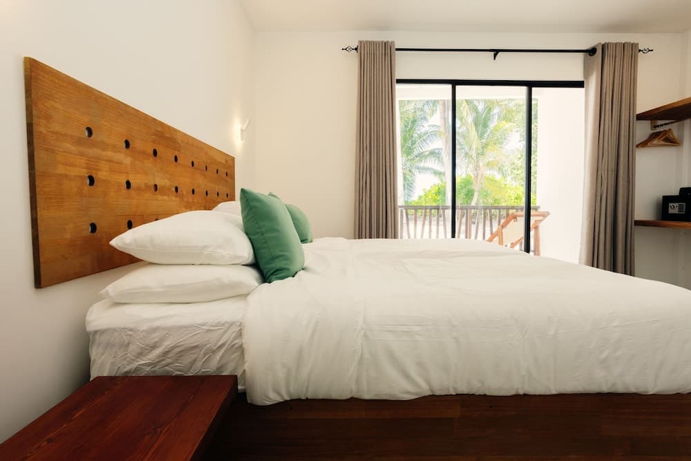 Azul Retreat - View 11