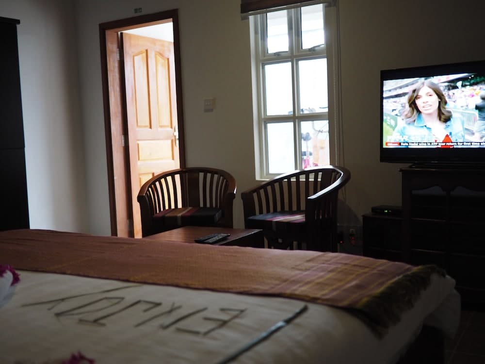 Equator HomeStay - View 9