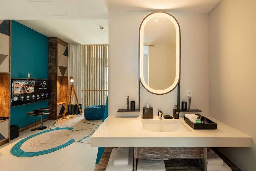 Hard Rock Hotel Maldives - View 28