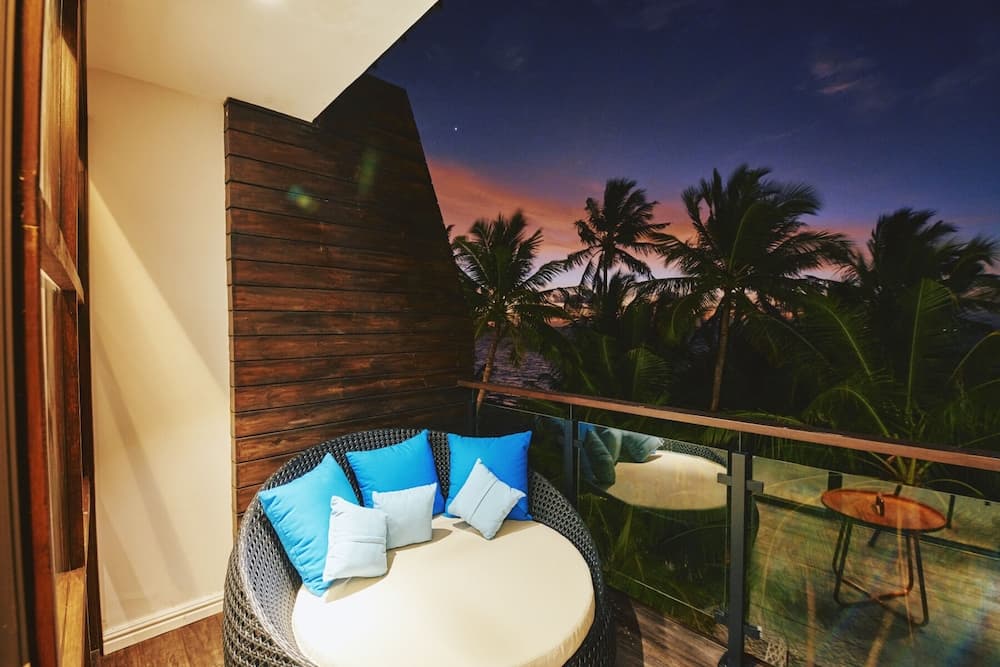 Beach Hotel Dhigurah - View 3