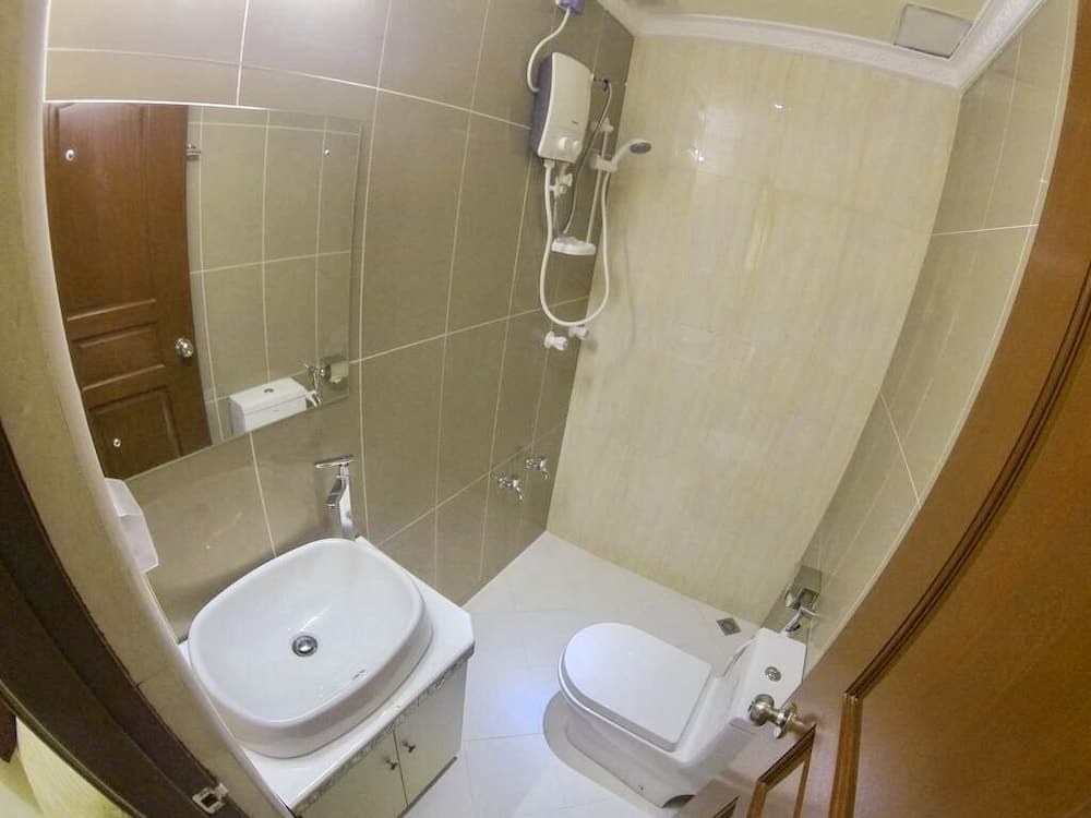 Coral Queen Inn - View 13