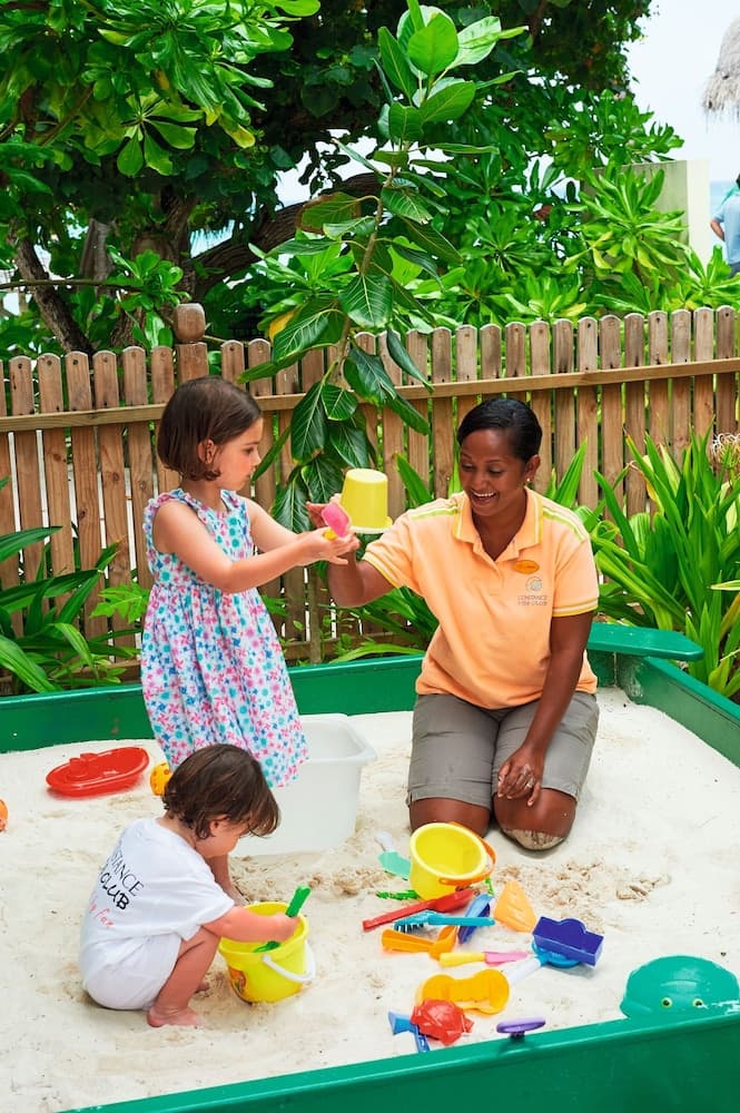 Constance Halaveli - View 107