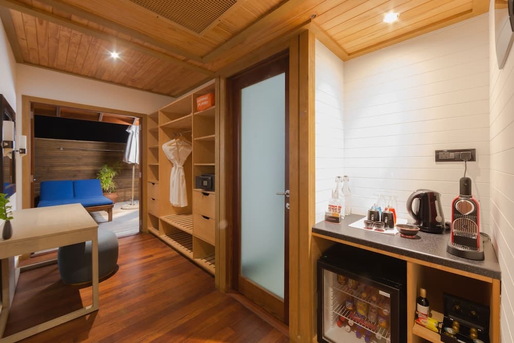 Vilamendhoo Island Resort & Spa - View 3