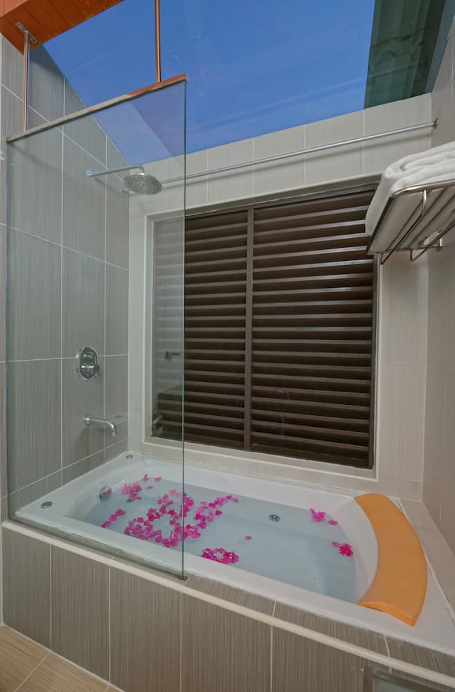 Embudu Village - View 13