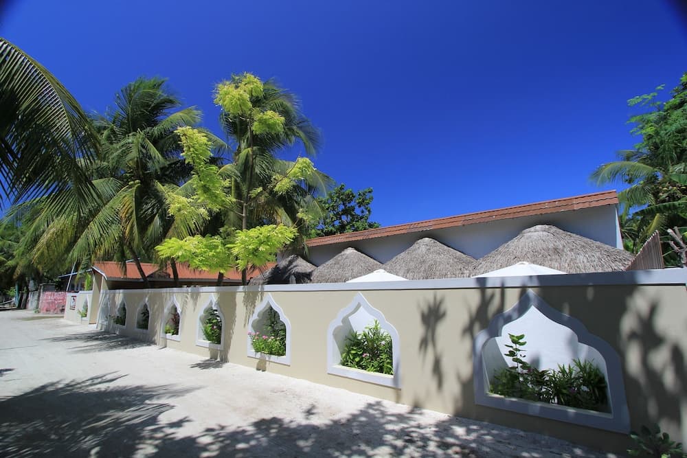 Local Island Inn - View 44