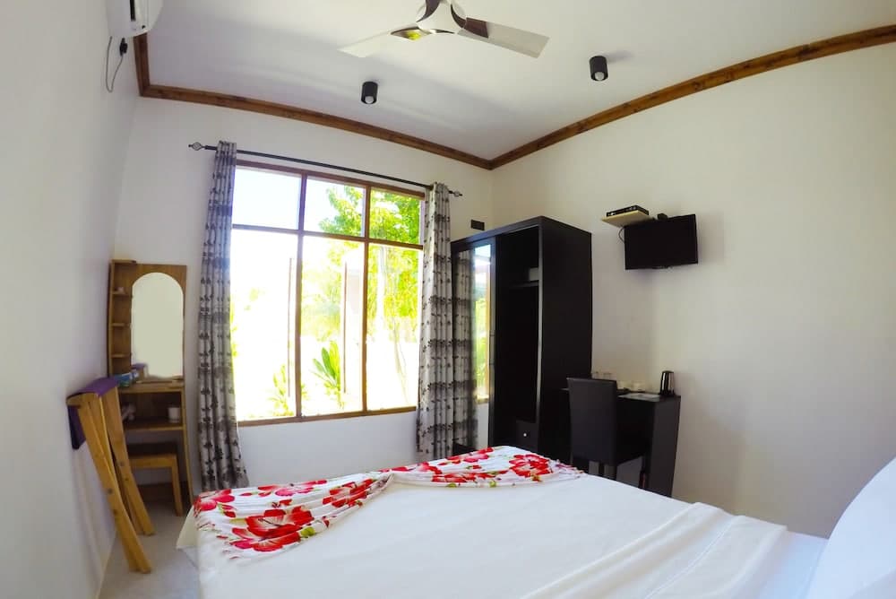 Ithaa Beach Maldives - View 36