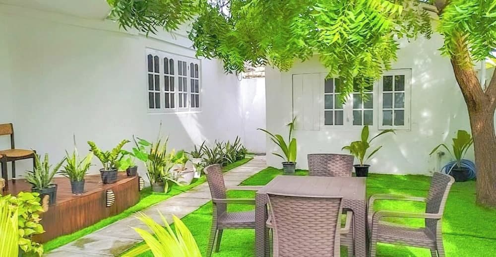 Turtle Inn Dharavandhoo - View 10