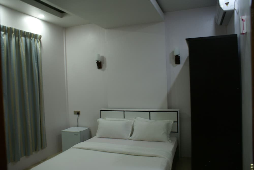 Hulhudheli Inn - View 9