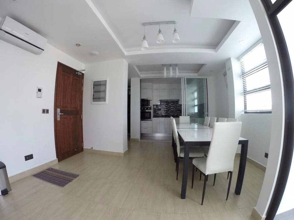 Airport Beach Hotel - View 4