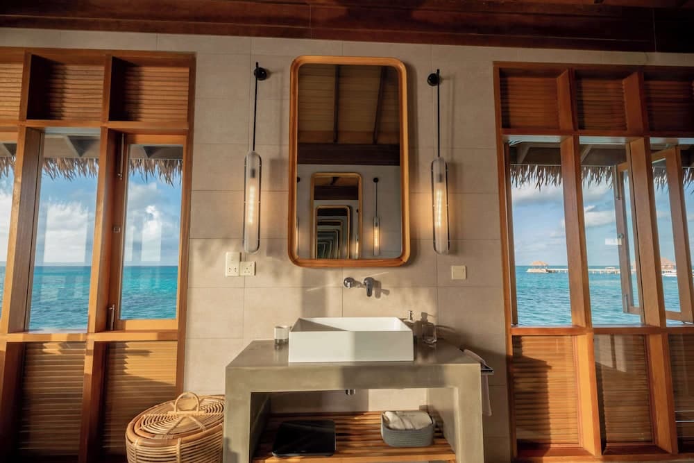 Hotel Whale Lagoon Maldives - View 7