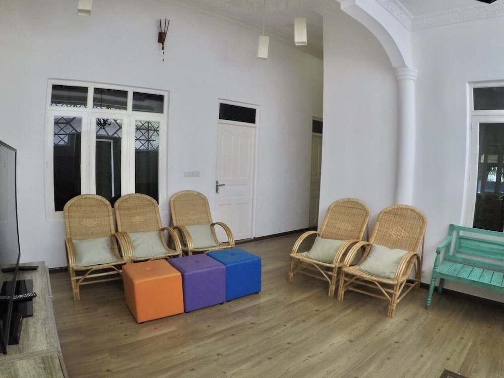 Island Side Gulhi - View 2