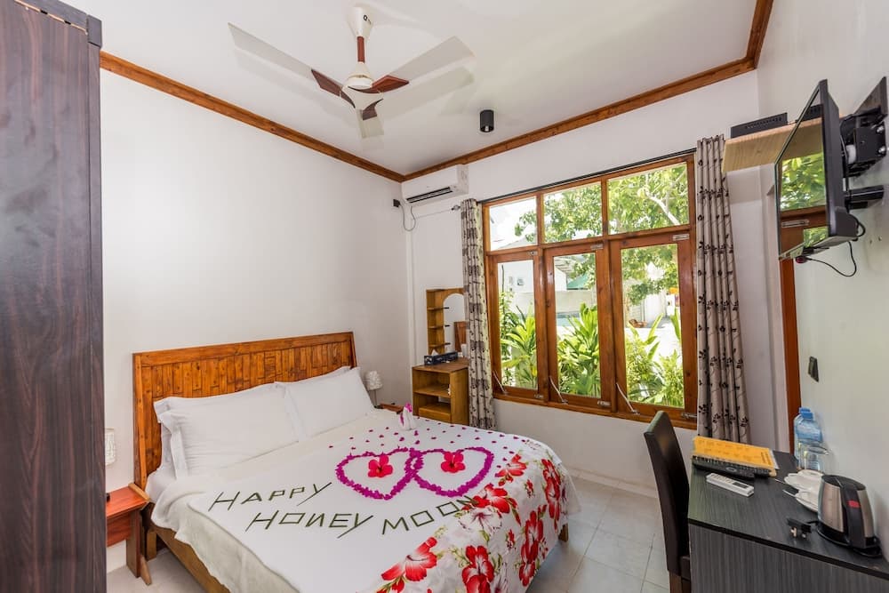 Ithaa Beach Maldives - View 27