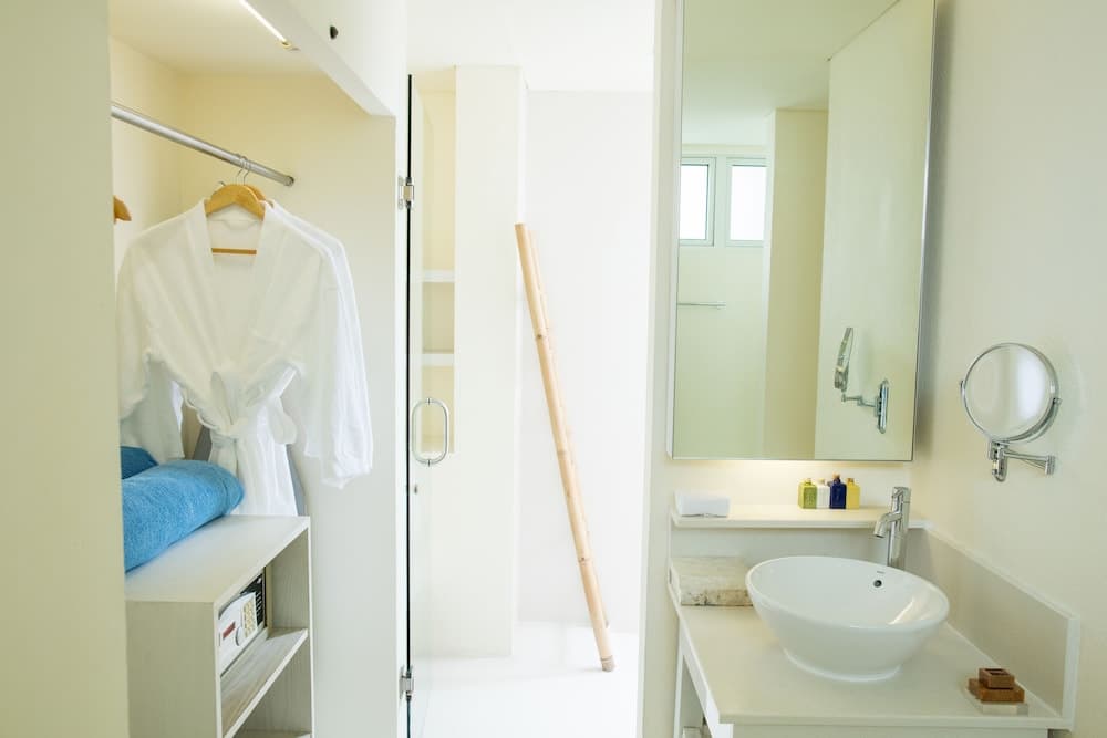 Holiday Inn Resort Kandooma Maldives by IHG - View 48