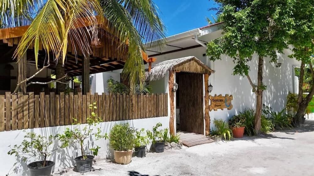 Seascape Retreats Dhigurah - View 23