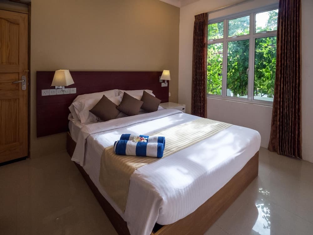 South Ari Dive Center - View 21