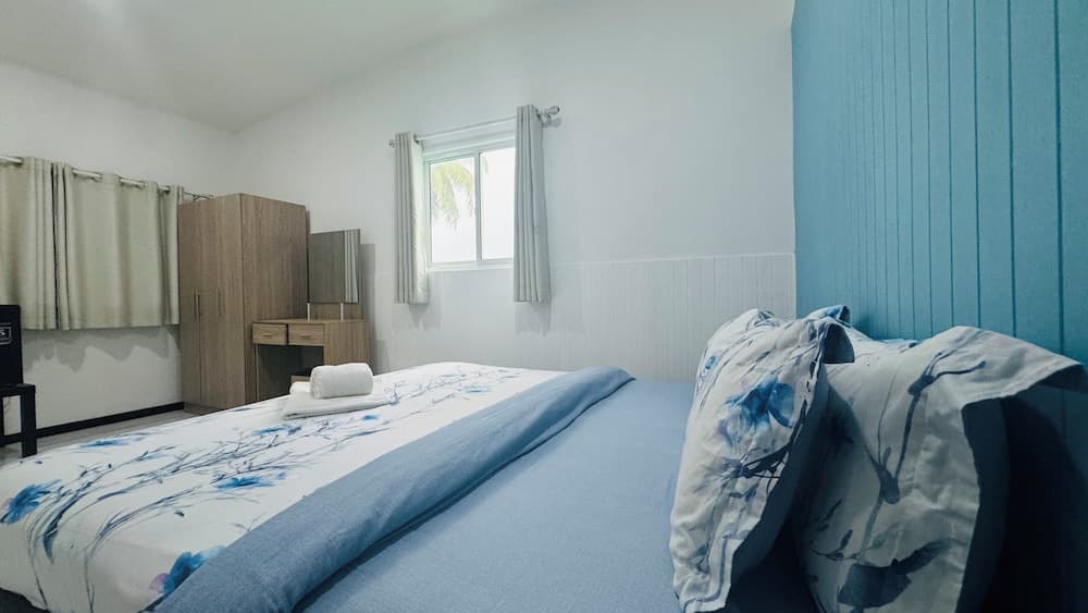 Wave Crest Retreat - View 32