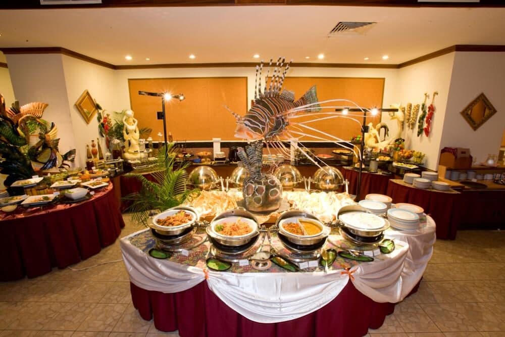 Hulhule Island Hotel - View 53