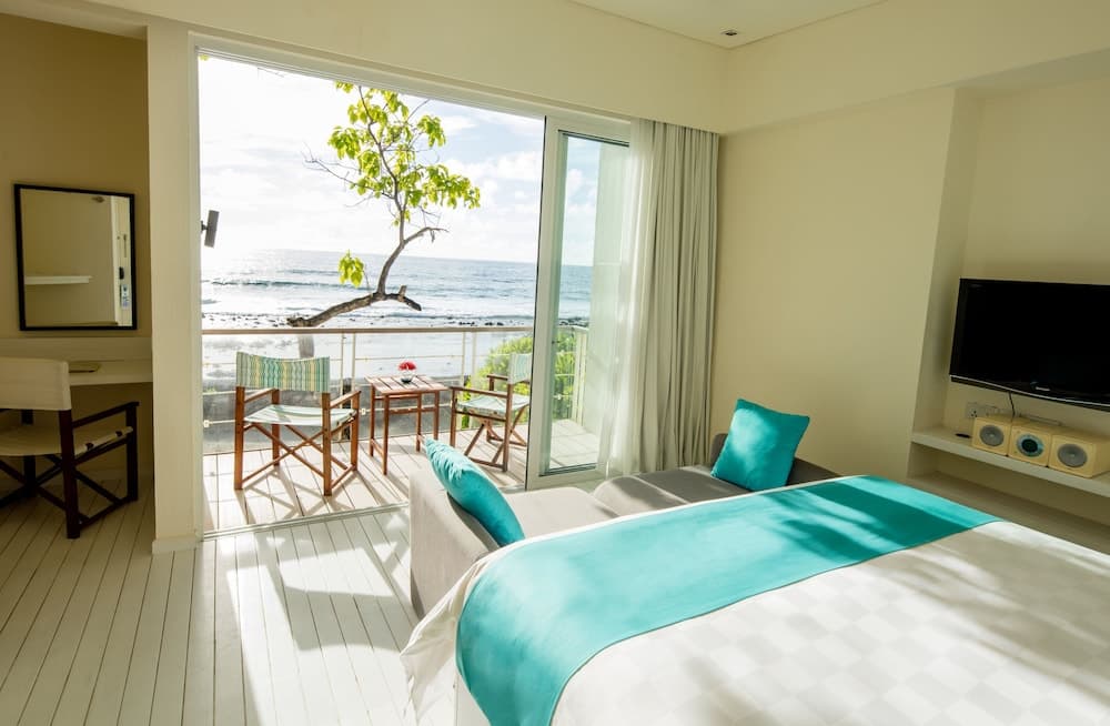 Holiday Inn Resort Kandooma Maldives by IHG - View 6