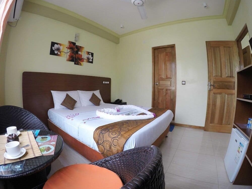 UI Inn - View 13