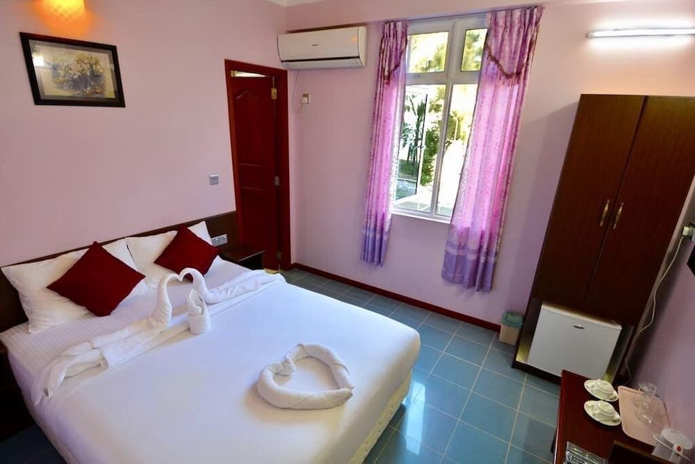 Coral Queen Inn - View 8