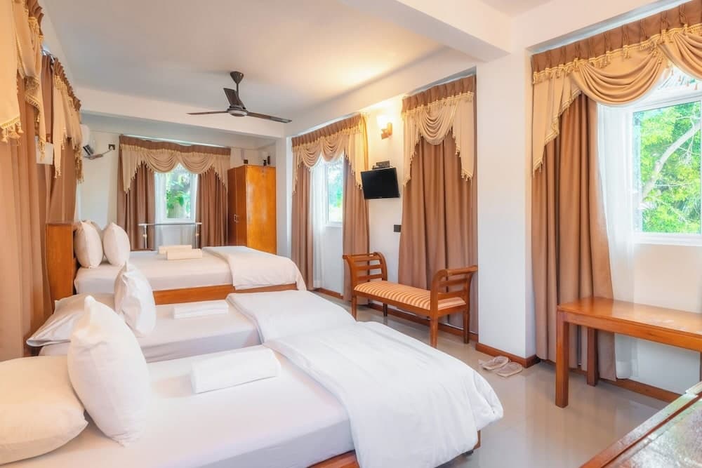 Biosphere by Hawks Hotels Kamadhoo Baa Atoll - View 8