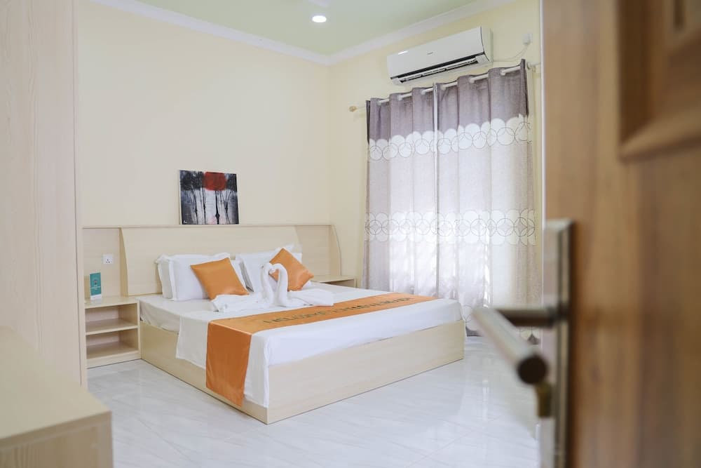 Clove Beach - View 7