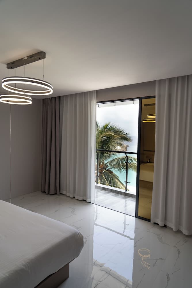 Wings by Hawks Hotels Kamadhoo Baa Atoll - View 7