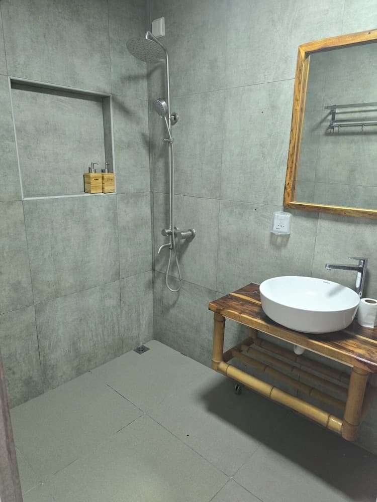 Sun & Surf - View 13