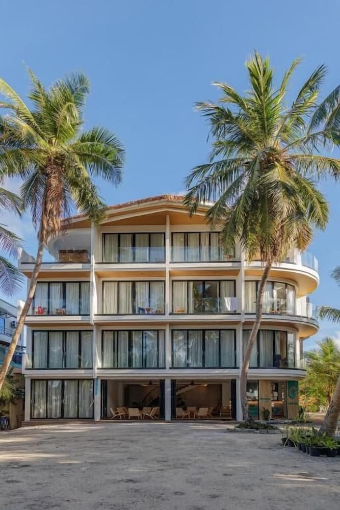 Kinan Boutique - View 10