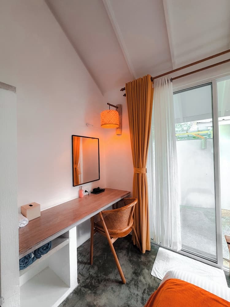 101 Retreat - View 8