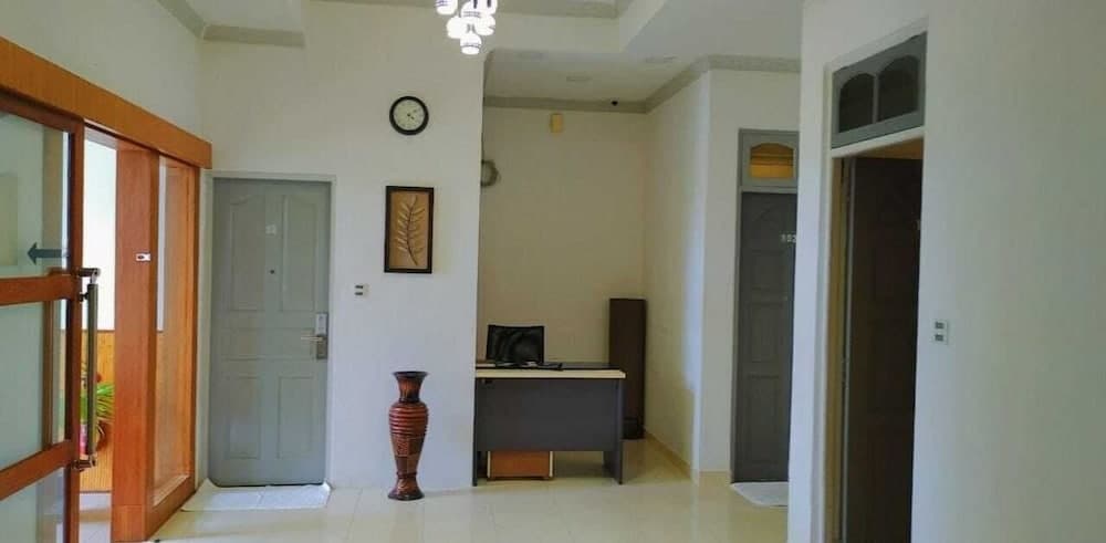 Turtle Inn Dharavandhoo - View 4