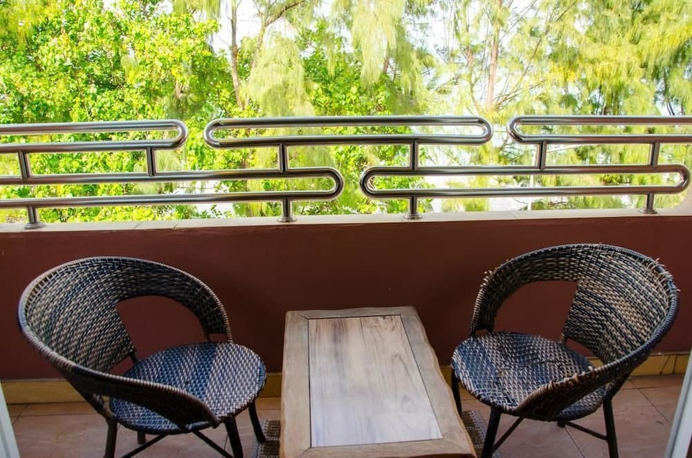 Eureka Serenity Athiri Inn - View 45