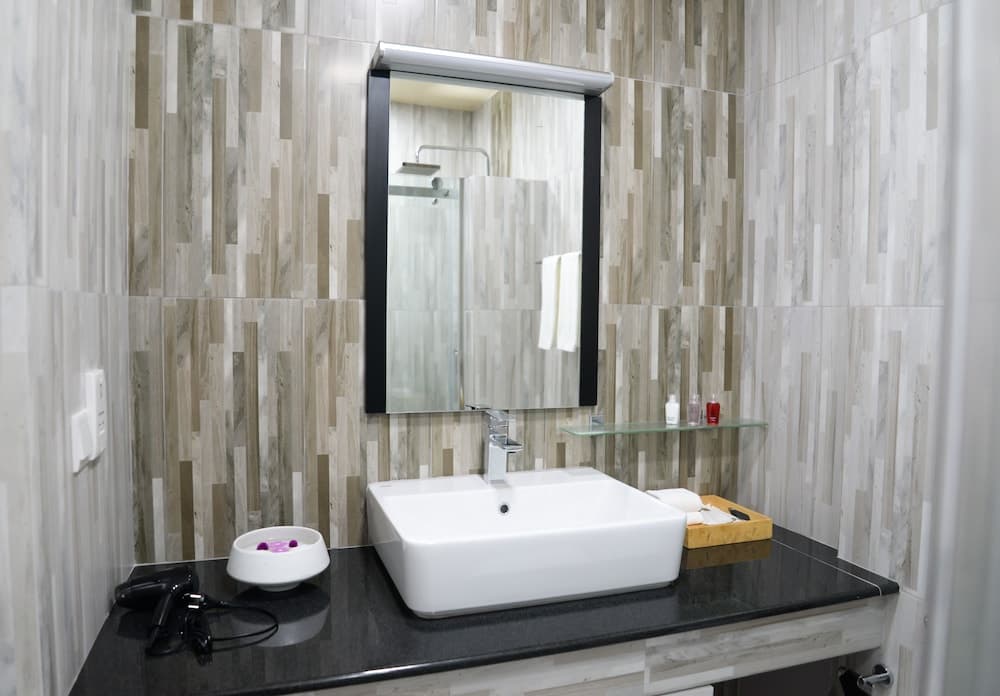 Cliff  Retreat - View 21