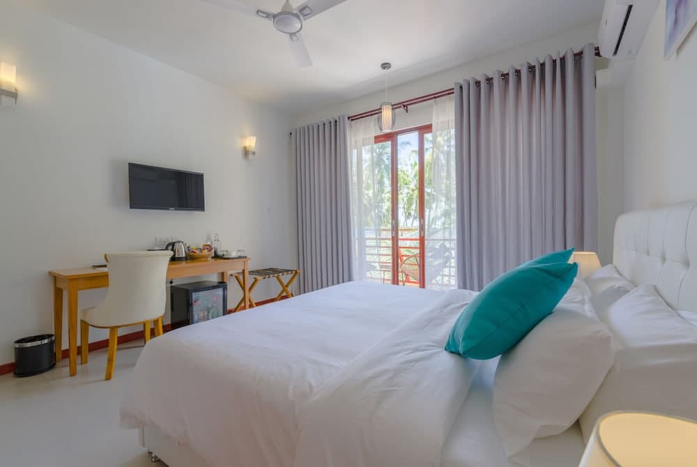 White Sand Dhigurah - View 31