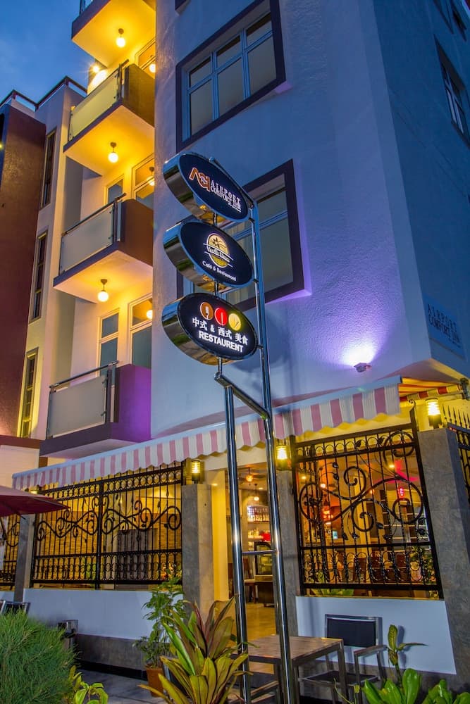 Airport Comfort Inn Premium - View 18