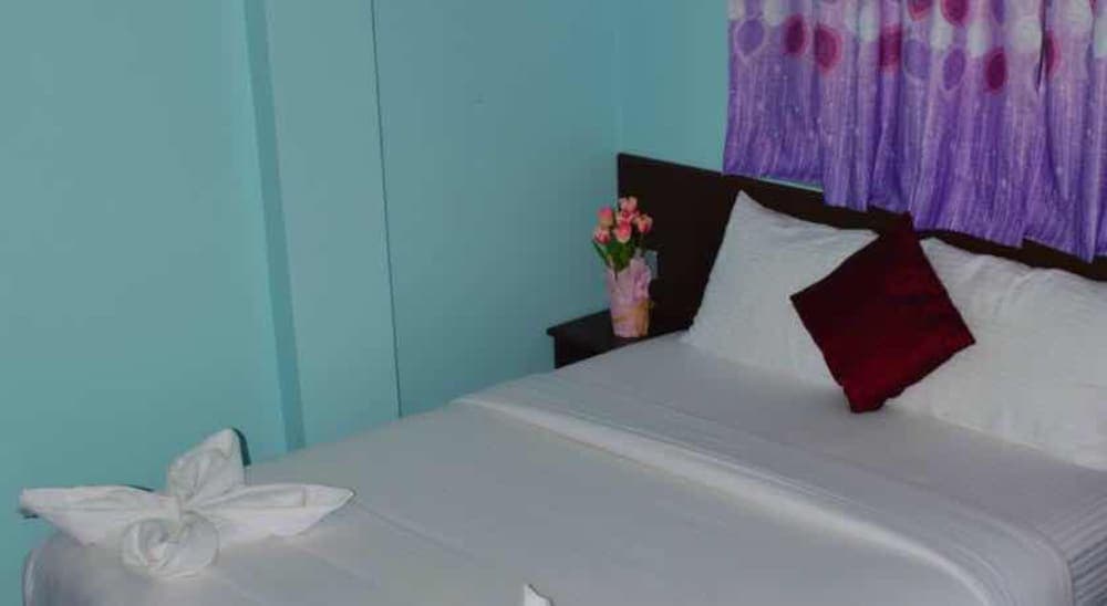 Coral Queen Inn - View 9