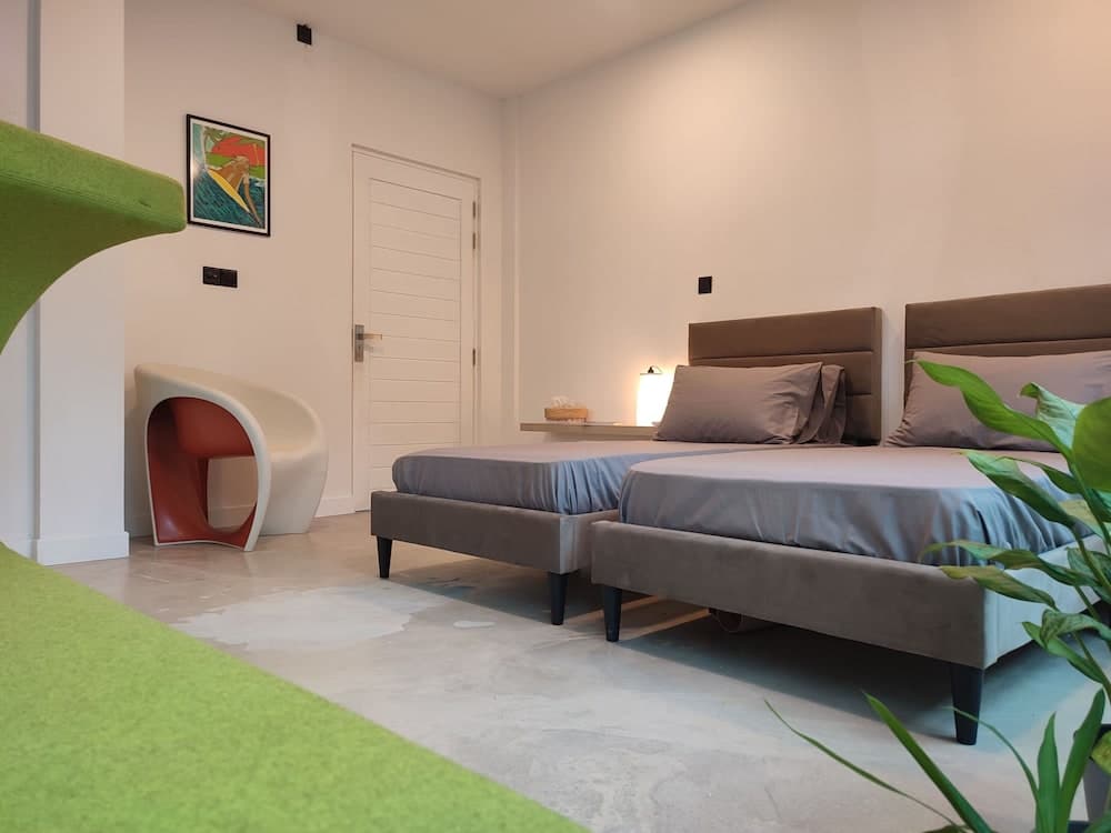 EQ Surf Retreat - View 8