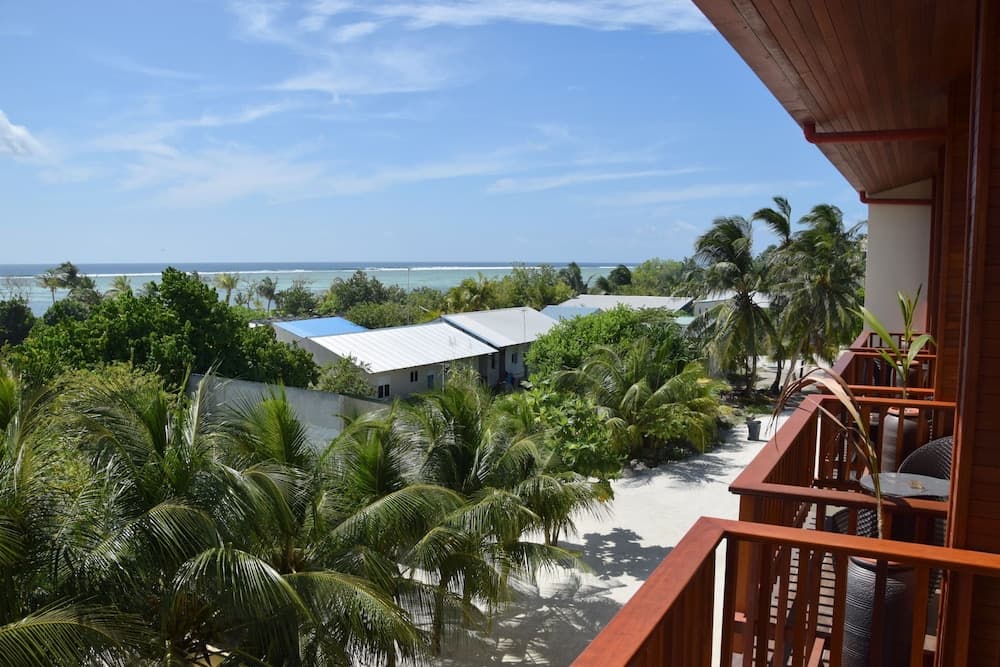Araamu Hotels Maldives - View 98