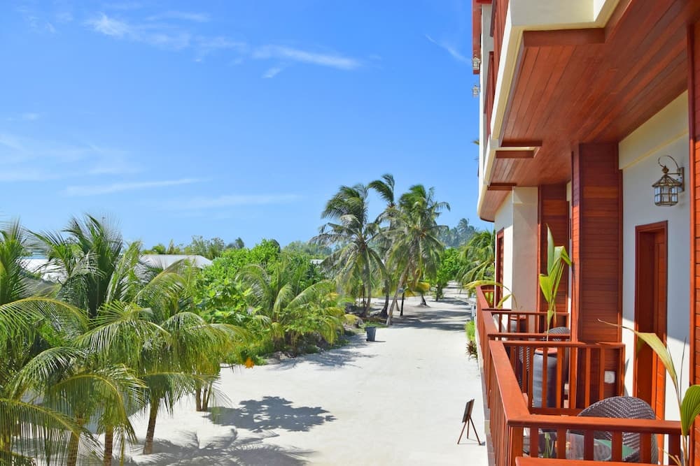 Araamu Hotels Maldives - View 52
