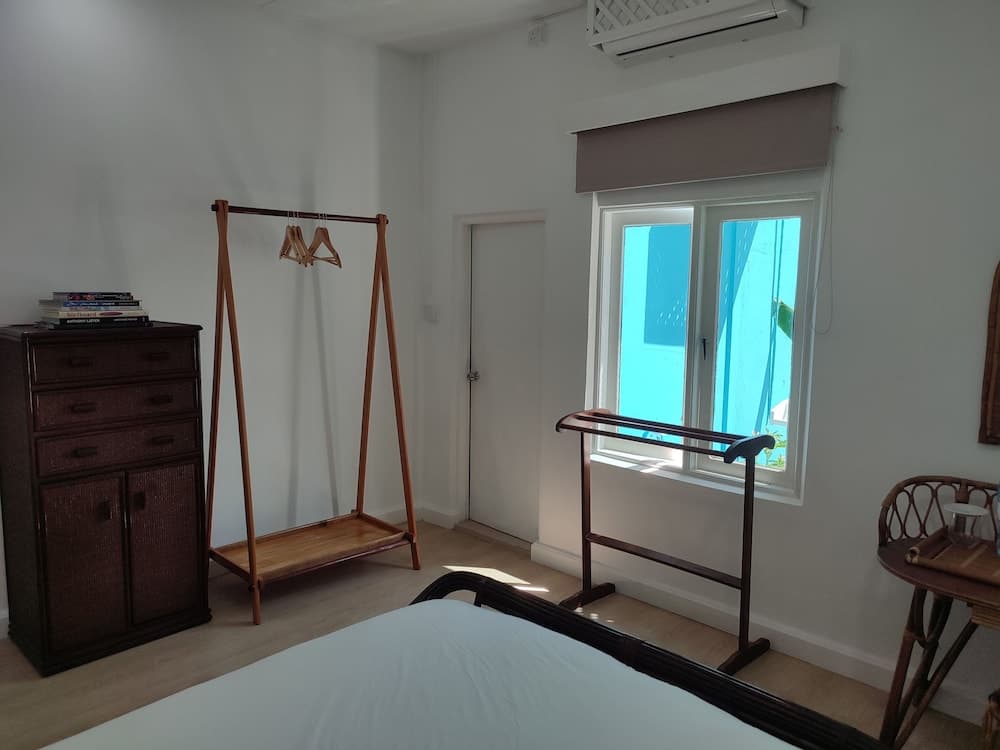 EQ Surf Retreat - View 12