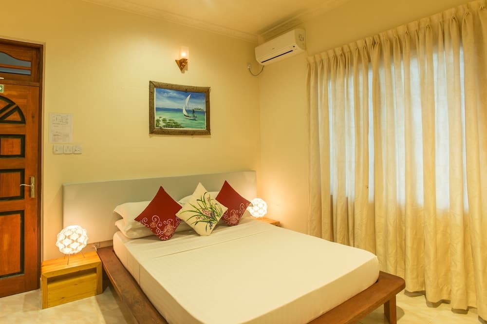 Thoddoo Retreat - View 2