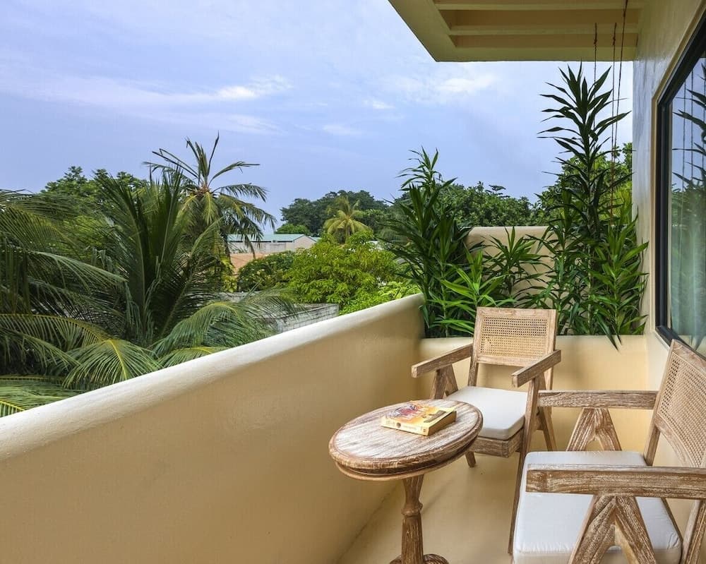 Isla Retreat - View 1