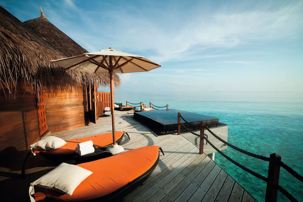 Constance Halaveli - View 77