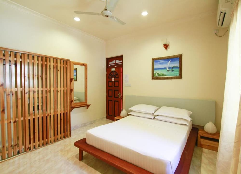 Thoddoo Retreat - View 12