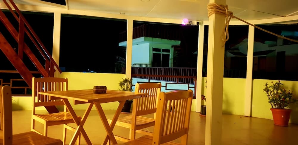 Hibiscus Holidays - View 14