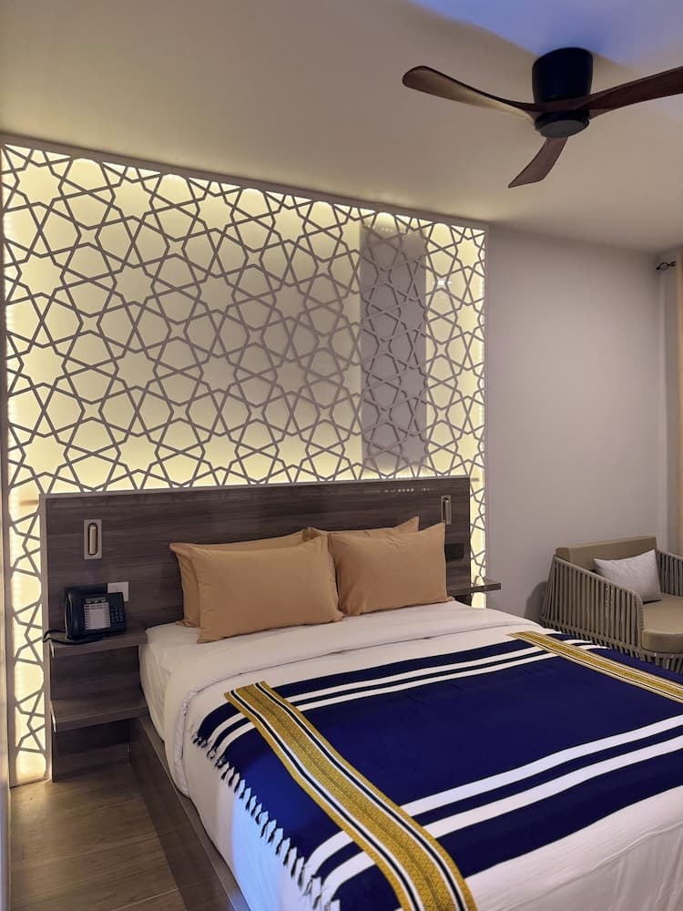 Avyanna Gulhi Beach - View 19