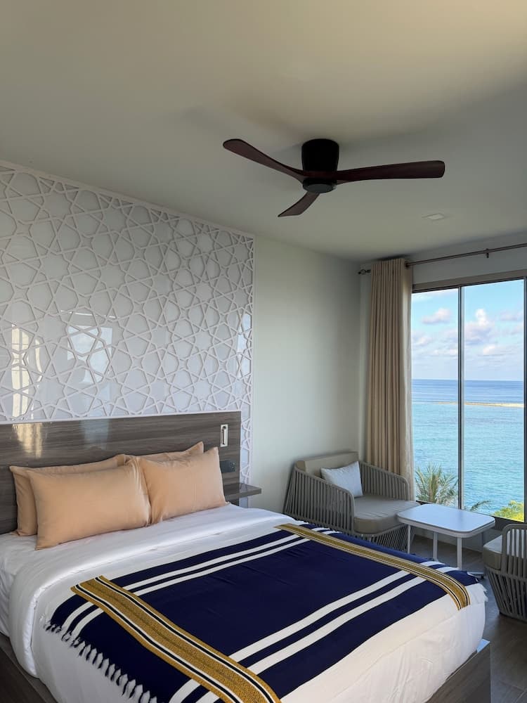 Avyanna Gulhi Beach - View 38