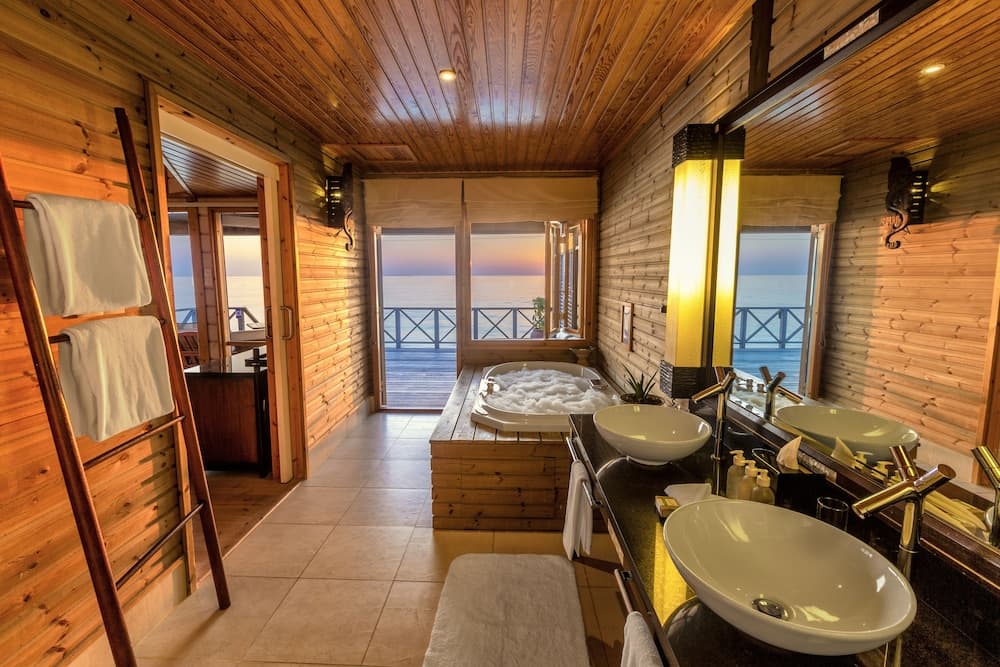 Komandoo Maldives Island Resort - View 2